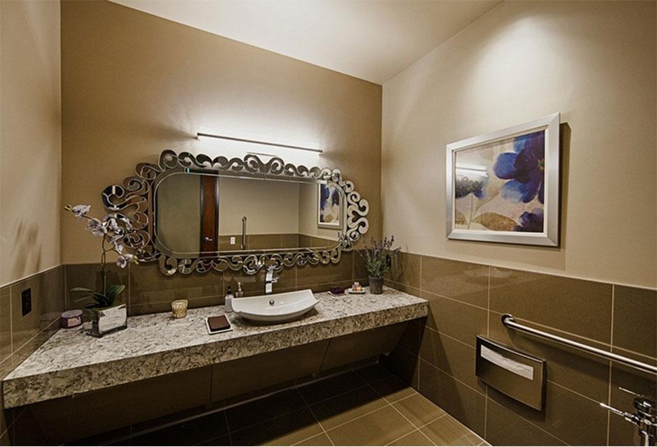 Hobgood Facial Plastic Surgery bathroom in Scottsdale