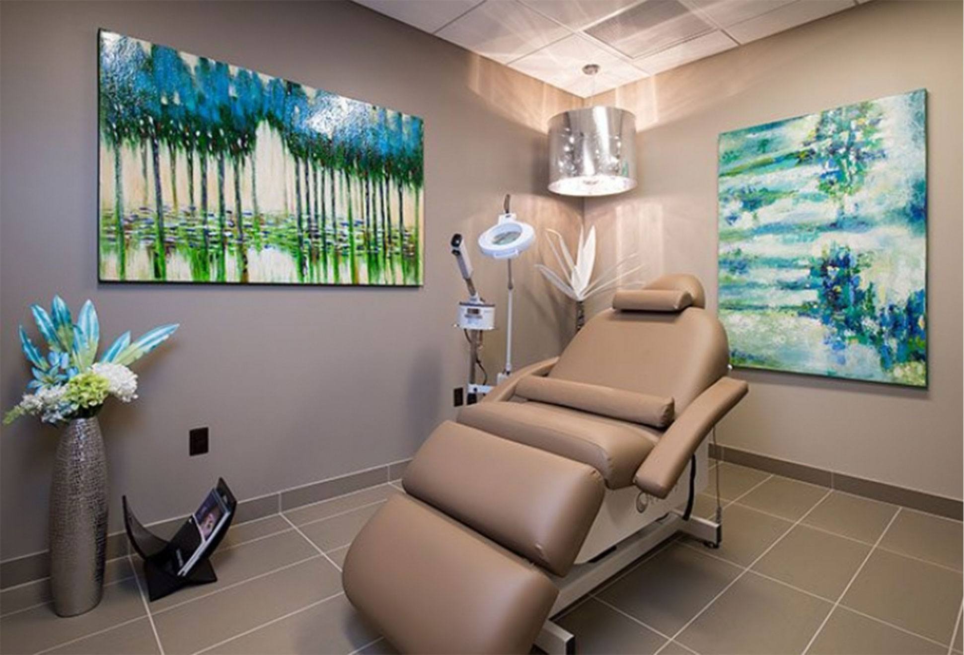 Hobgood Facial Plastic Surgery Patient Room in Scottsdale